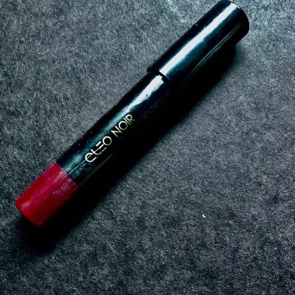 🏷 NEW Cruelty Free CLEO NOIR MATTE LIP CRAYON DEEP RED